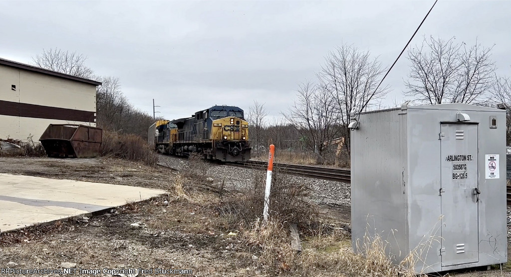 CSX 19 leads M216.